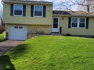 6 Brewerton Dr, Rochester, NY 14624