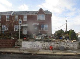 5942 N Water St, Philadelphia, PA 19120