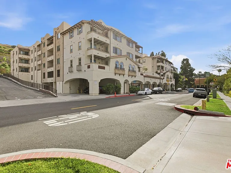 627 Deep Valley Dr #Penthouse 620 — Photo 21