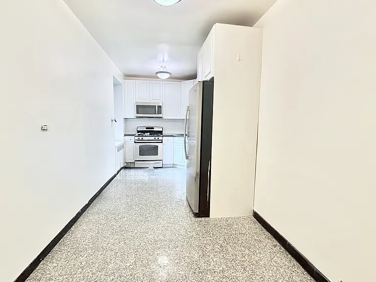 700 Fort Washington Ave #2C — Photo 10