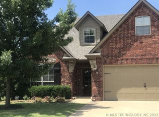 3718 W 108th Ct, Jenks, OK 74037