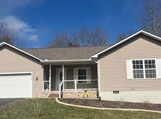725 Oneida Ln, Crossville, TN 38572
