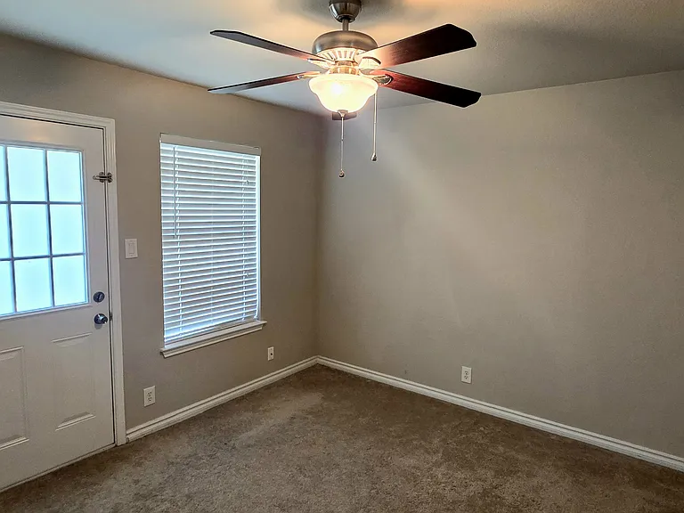 1701 Brokenshoe Dr — Photo 17