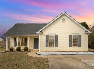 101 Arbridge Ct, Mount Holly, NC 28120