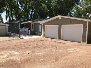 684 Frontier Ln, North Platte, NE 69101