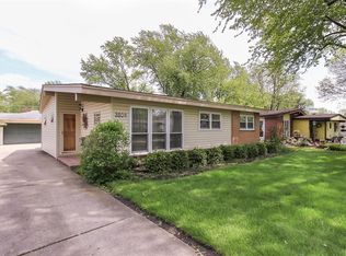 3804 Raven Ln, Rolling Meadows, IL 60008