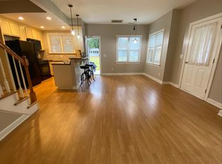 211A Meadow Dr, Fuquay Varina, NC 27526