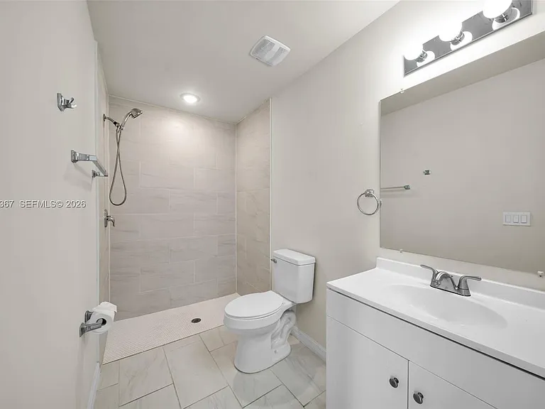4106 SW 7th Pl — Photo 11