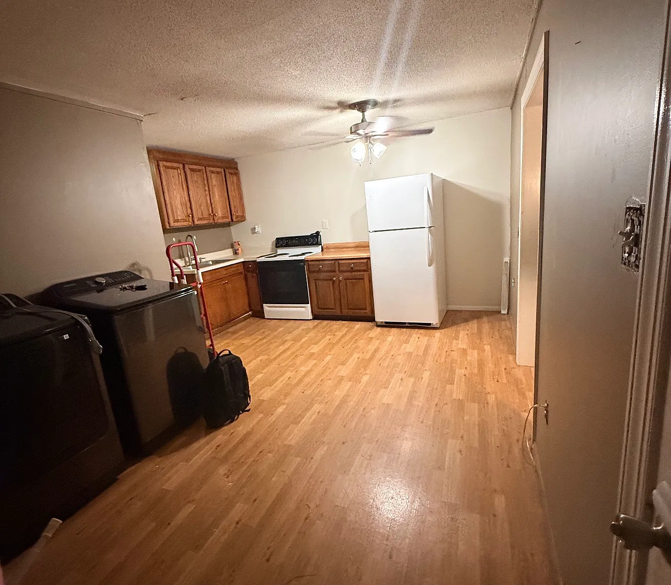 2 bed, 1.5 bath, 1015 sqft, $1,350 — Photo 4