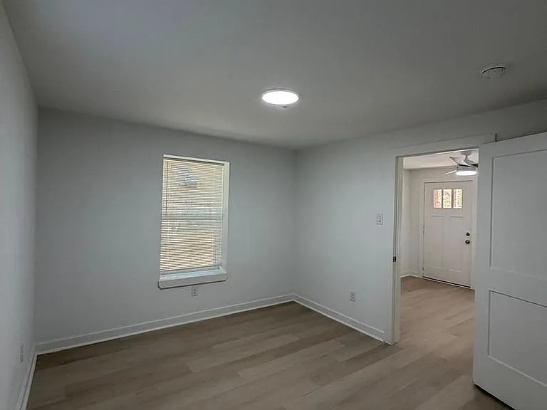 201 Lowery Dr — Photo 5