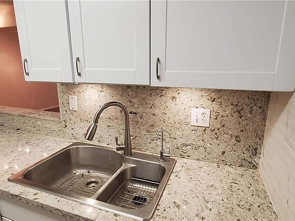 4th image of 18620 Hatteras St Unit 148