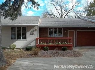 403 S Ramsey St, Blue Earth, MN 56013