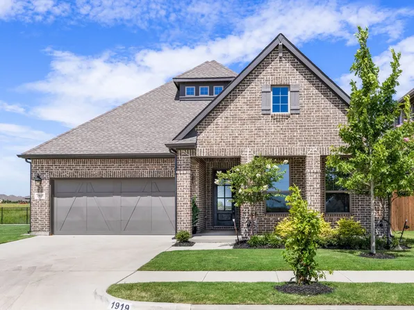 1919 Birch St, Mansfield, TX 76063