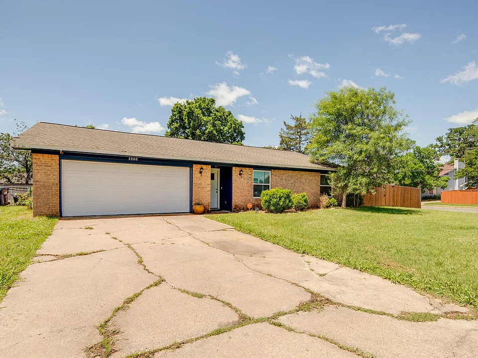 3000 Longleaf Dr