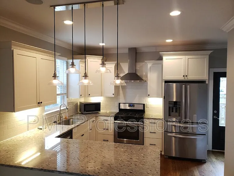 512B Eastboro Dr — Photo 3