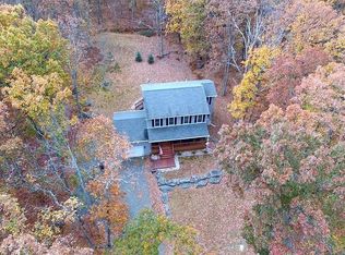 149 Lake View Cir, Hawley, PA 18428