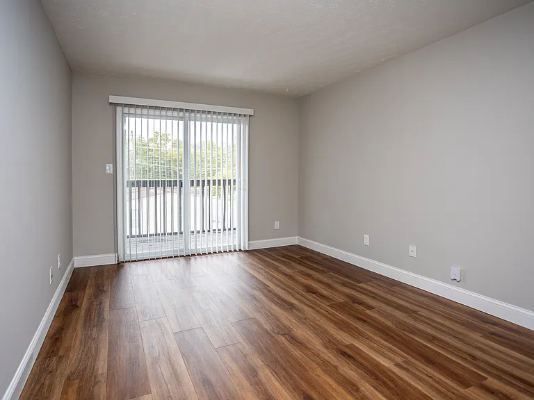 Creek Ridge Apartments — Photo 2