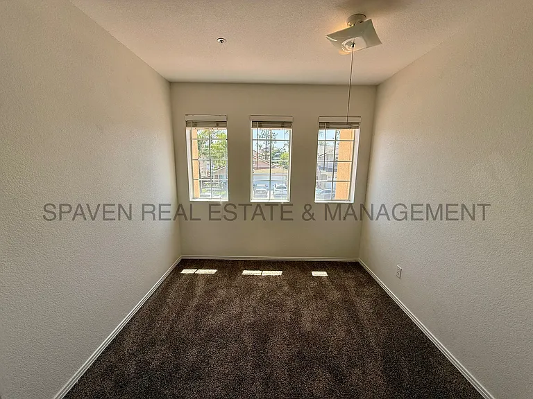 7689 Canberra Way — Photo 9