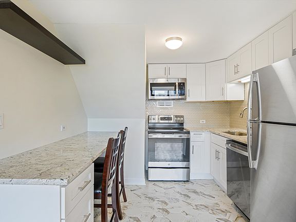 2nd image of 1221 N Dearborn Pkwy APT 1403N