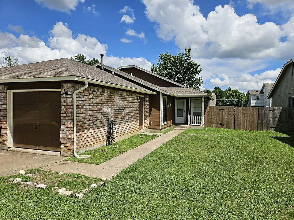 805 Lexington Rd #B