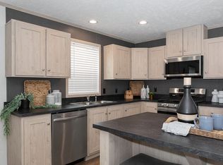 496 Elmwood Dr, Galesburg, MI