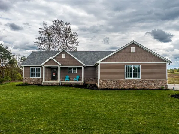 13656 Georgetown St NE, Paris, OH 44669