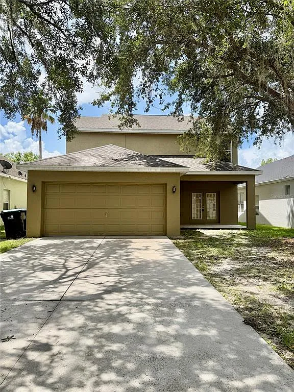 4 bed, 2.5 bath, 2476 sqft, $3,050 — Photo 2