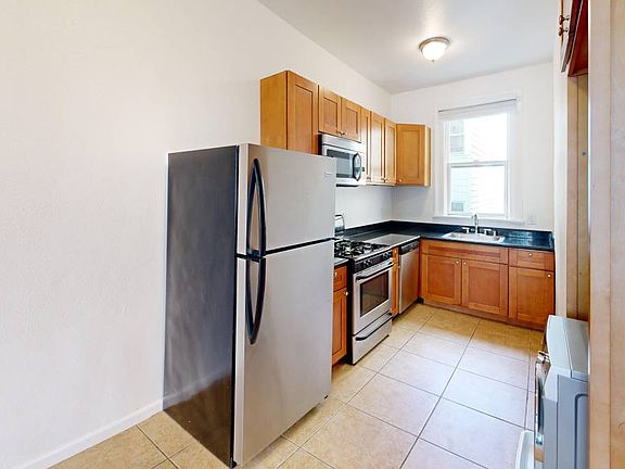 2nd image of 1549 Clay St #201