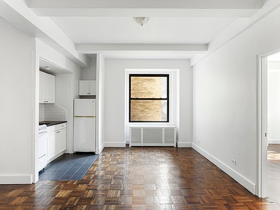 5th image of 160 W 71st St APT 10D