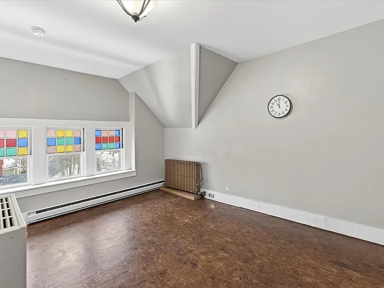 31 Franklin St #C — Photo 5