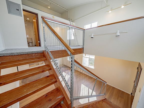 5th image of 293 Whitmore St APT 13