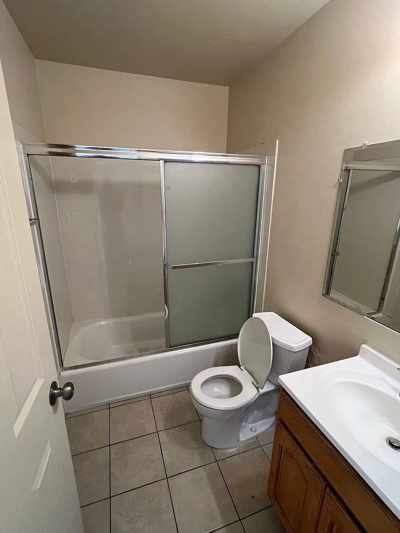 441 - 1601 Frisbie Court — Photo 4