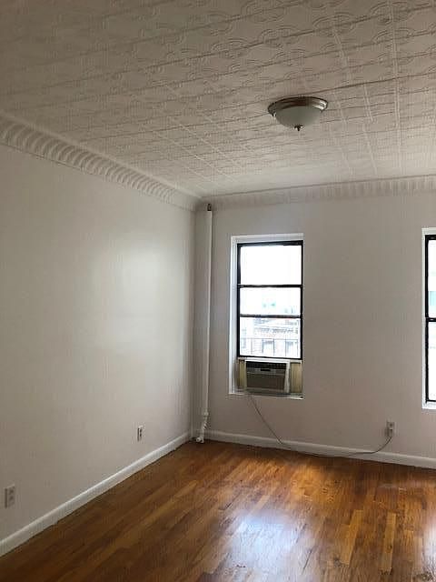 1st image of 355 W 41st St APT 5RE
