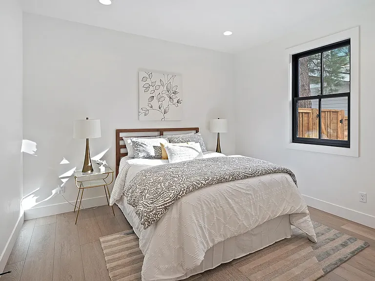 3186 NW Celilo Ln #2 — Photo 7