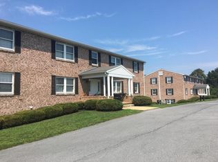 9215 Olde Scotland Rd APT 10, Shippensburg, PA 17257