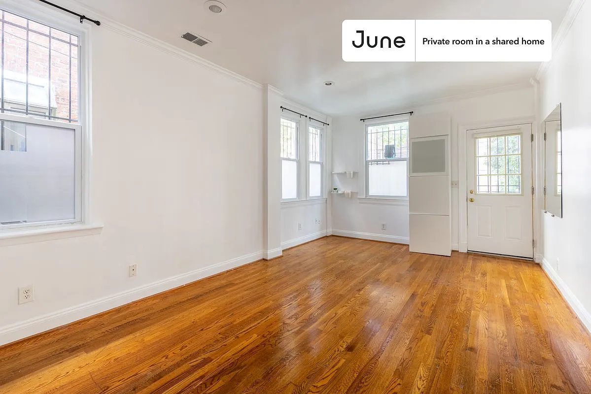 Building Photo - 1835 Mintwood Pl NW #C