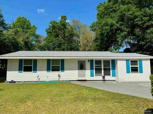 5577 Riverside St, Milton, FL 32570