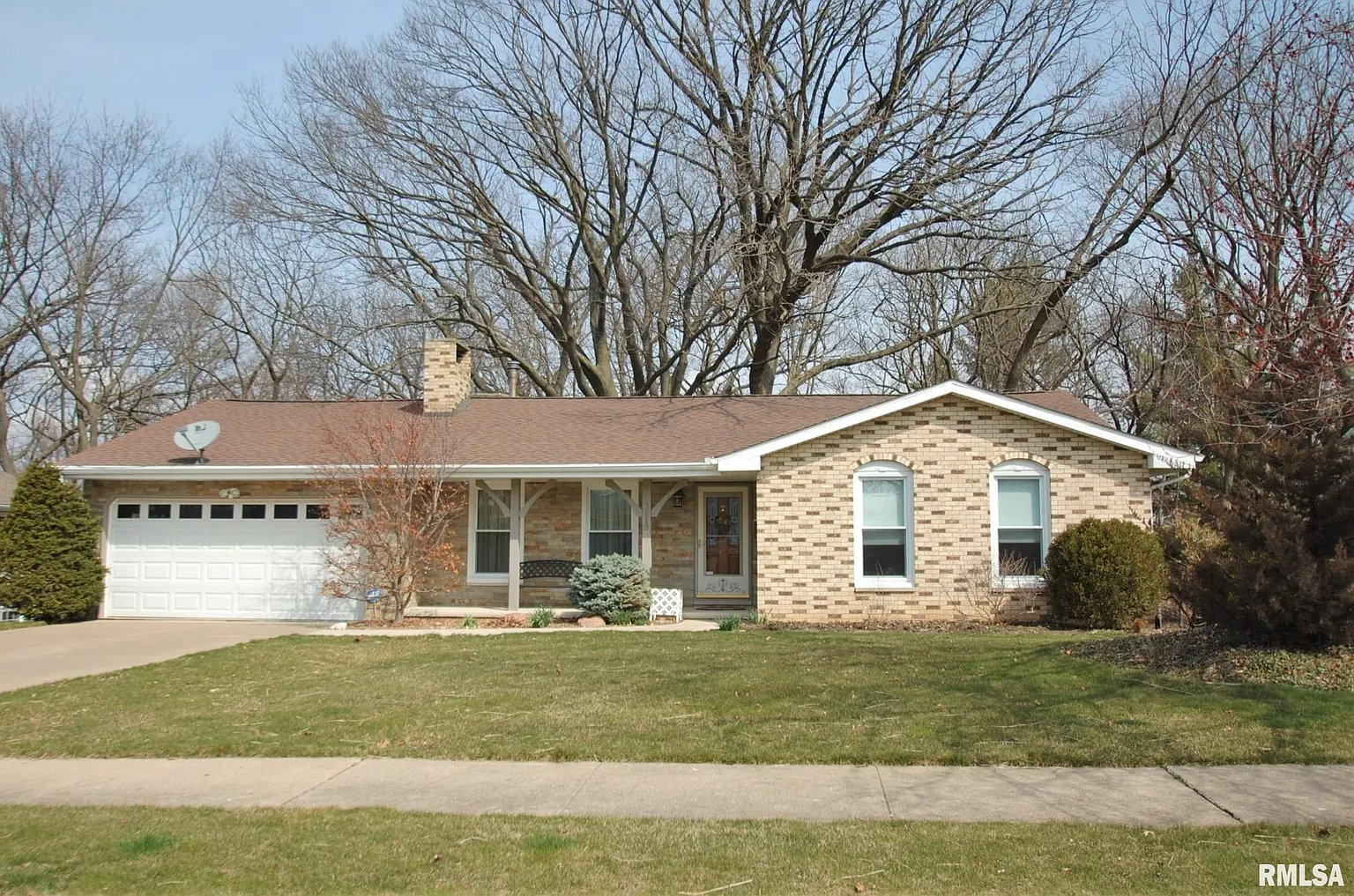 3219 W Capitol Dr photo 1