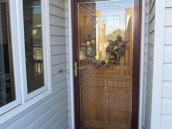 2nd image of 709 N 129th Plz