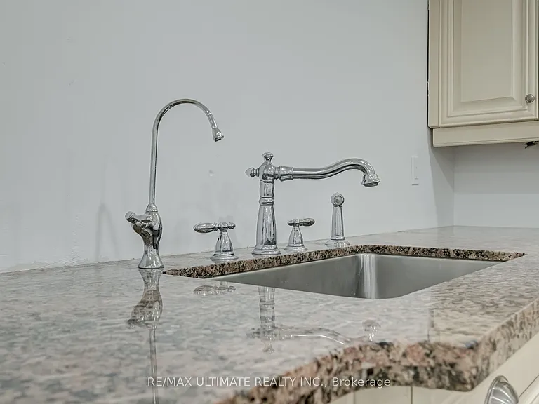 5 Bayswater Ave — Photo 19