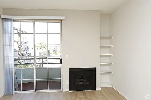 Lakeview — Photo 26