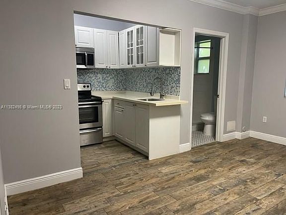 3rd image of 53 NE 49th St APT 1