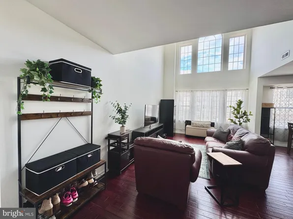2134 Verona Dr, Philadelphia, PA 19145