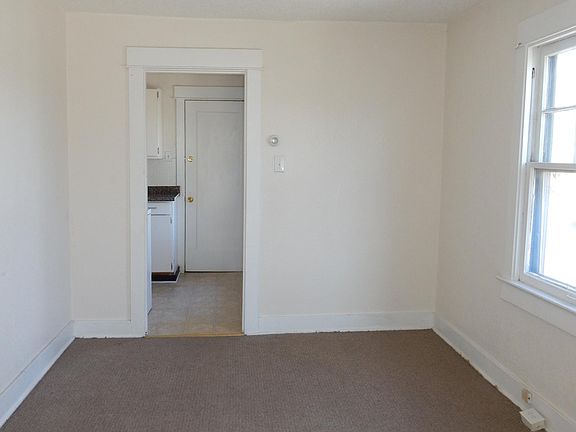 4th image of 1133 Linda Vista Ave