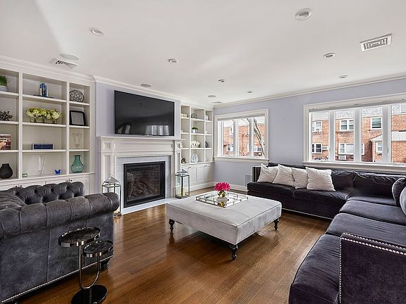 2nd image of 154-96 Riverside Dr