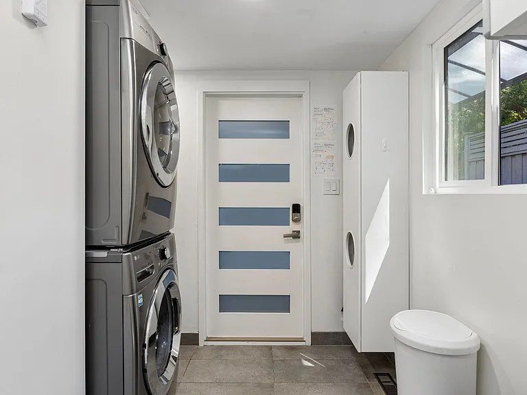 5620 Larson Pl — Photo 30