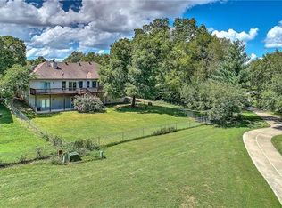 709 N Creekwood Rd, Rogers, AR 72756