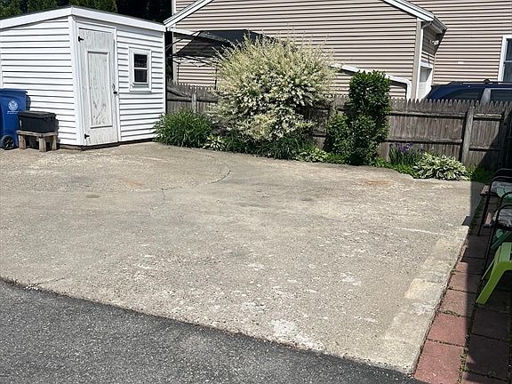 3rd image of 294 Water St