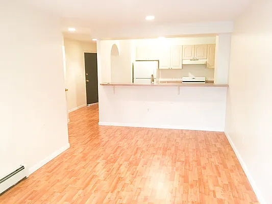 Rented by Showcase Realty | media 4