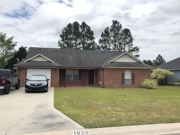1938 Heathrow Dr, Hinesville, GA 31313